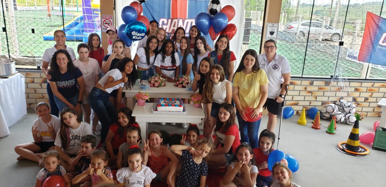 Escolinha de Futebol para Meninas encerra atividades de 2021 com  confraternização - Cocal 360