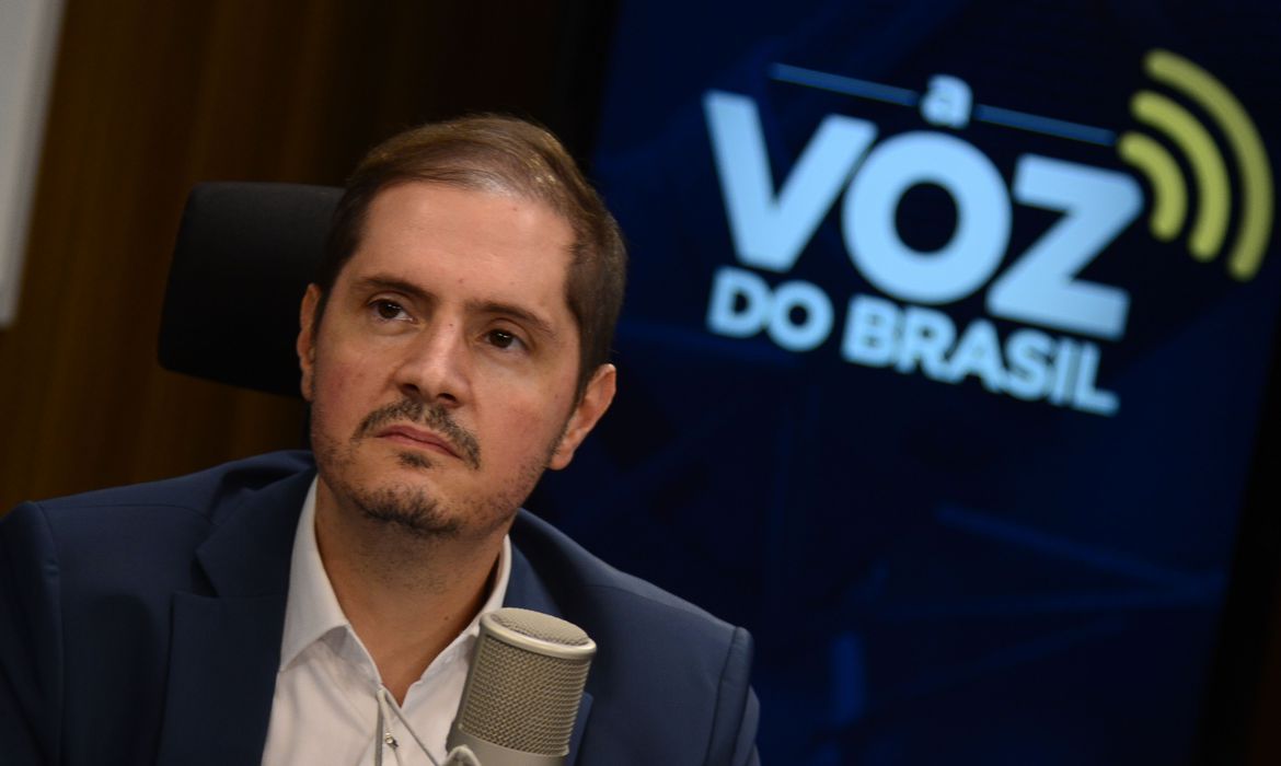 vacinacao infantil irregular tera consequencias diz ministro voz do brasil agu mcajr abr 2001220197