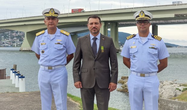 governador carlos moises recebe medalha merito tamandare da marinha do brasil governador carlos moises recebe medalha merito tamandare da marinha do brasil 20220217 1939431075