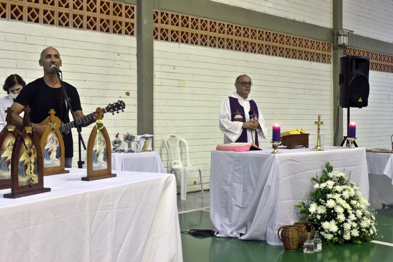 centro de apoio luzes do amanha celebrou 23 anos de atividades com missa comemorativa missa cala 1