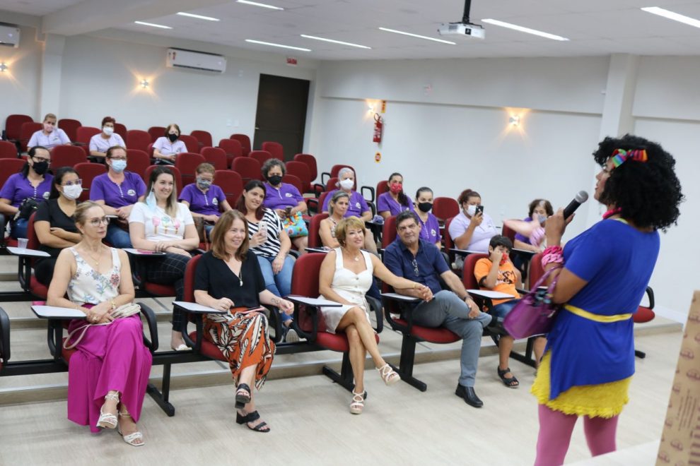 dia da mulher e comemorado com show de humor na coopercocal 3 min