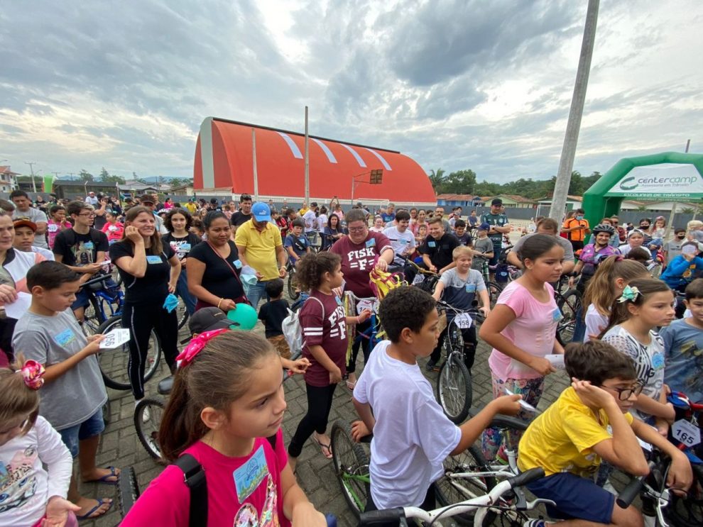 1o passeio ciclistico da escola cristo rei une familiares e alunos neste sabado whatsapp image 2022 05 29 at 20.33.25