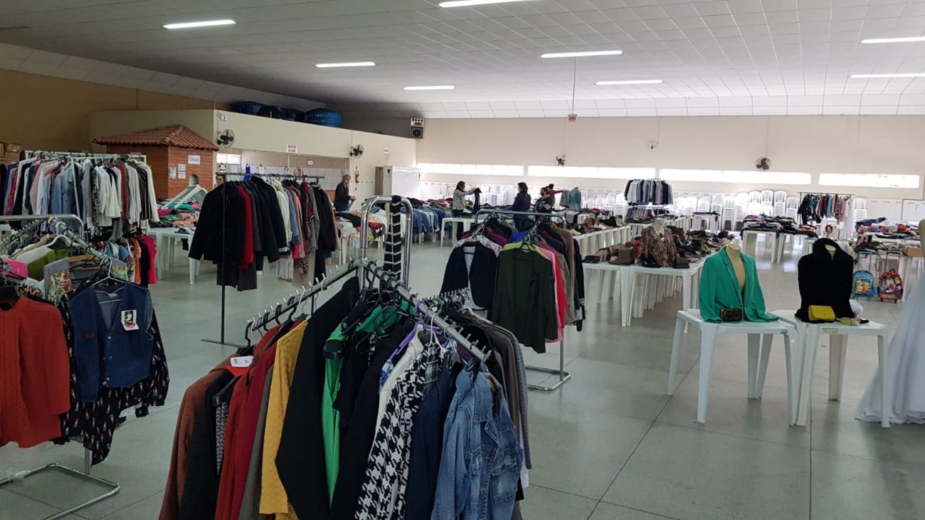 brecho solidario visa arrecadar valores para a apae de urussanga foto brecho apae urussanga