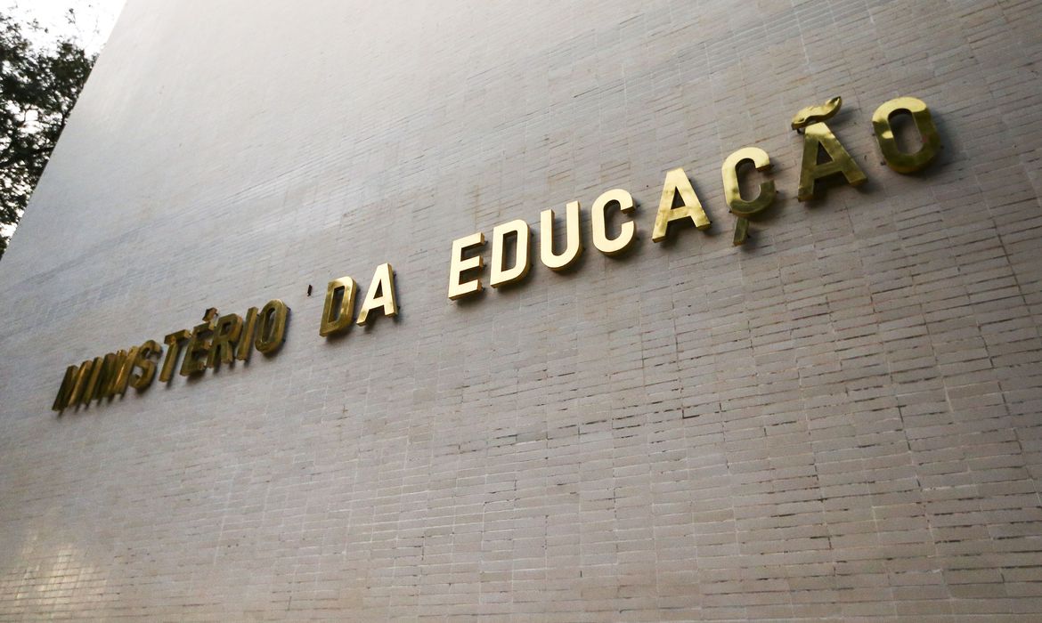 mec cria grupo para formular politicas para alfabetizacao de surdos ministerio da educacao