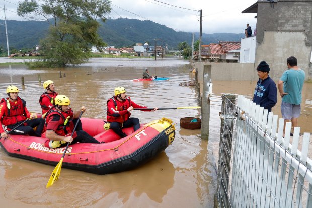santa catarina tem ao menos 94 municipios com registros de ocorrencias causadas pelas chuvas chuvas em sc 20220504 1913178971