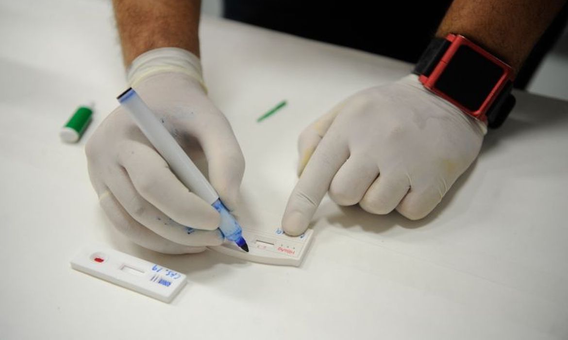 dia mundial das hepatites brasil teve mais de 690 mil casos confirmados entre 1999 e 2020 hepatite b