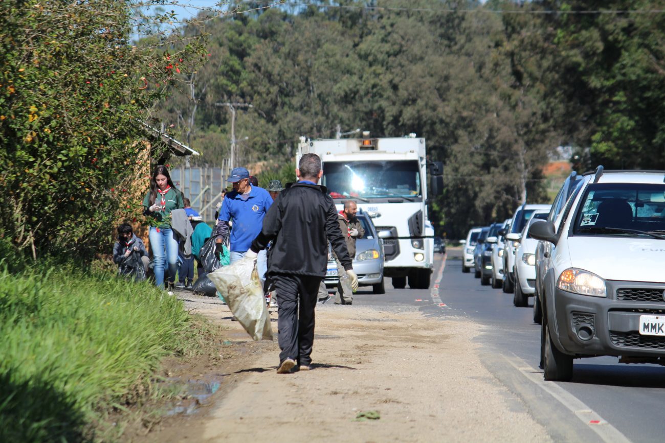 acao do lions clube retirou mais de 1 tonelada de lixo da sc 108 em cocal do sul neste domingo limpeza da rodovia sc 108 agosto de 2022 por ana paula nesi 59