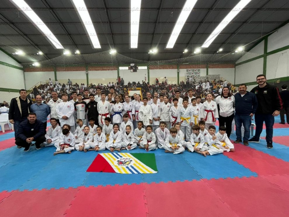 cocal do sul garante 33 medalhas no campeonato estadual de karate escolar whatsapp image 2022 10 18 at 09.46.21