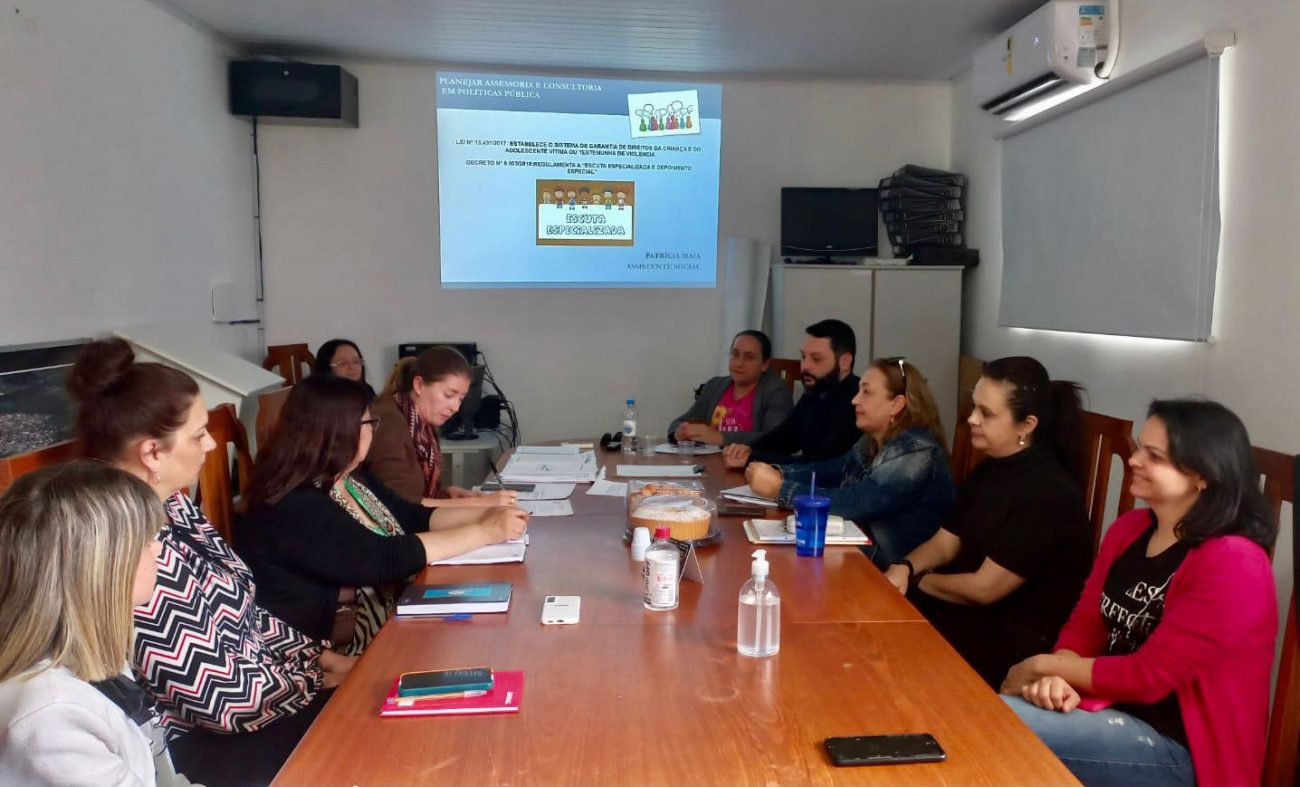 comite participa de reuniao para discutir a implantacao da escuta especializada em cocal do sul whatsapp image 2022 10 05 at 23.03.07 1