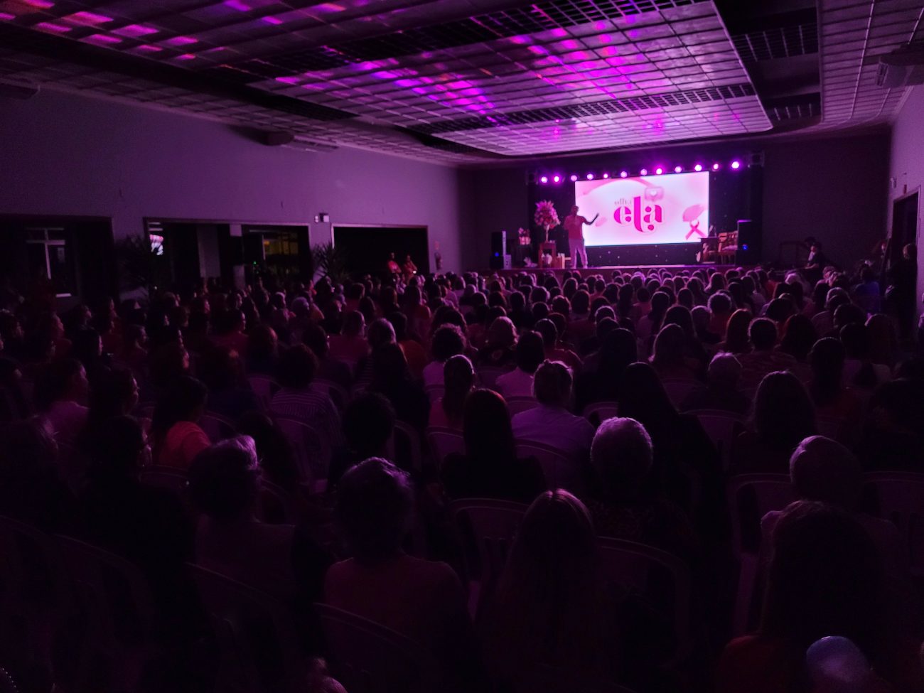 strongolha ela evento reuniu centenas de mulheres na noite desta quarta feira em urussanganbspstrong olha ela 2022 por ana paula nesi 3