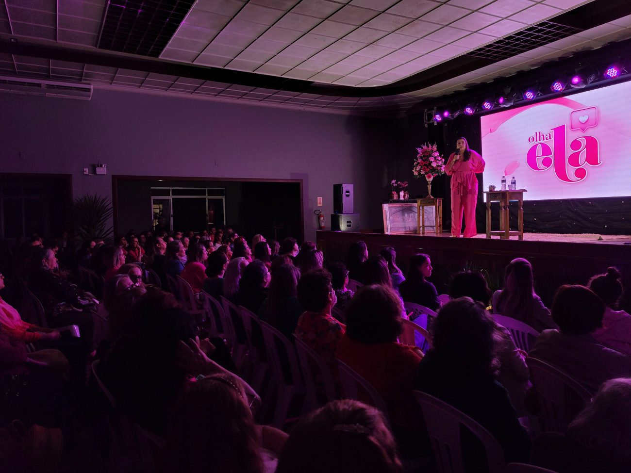 strongolha ela evento reuniu centenas de mulheres na noite desta quarta feira em urussanganbspstrong olha ela 2022 por ana paula nesi 4
