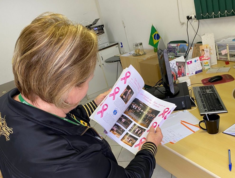 strongprojetos contemplados pelo fundo social da sicredi sul sc ja estao em andamentostrong rede feminina de orleans ja recebeu as revistas confeccionadas com recursos do fundo e1666618761729