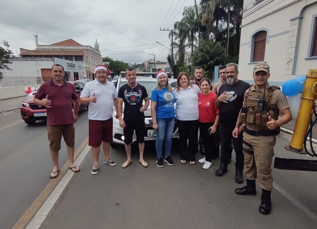 emstrongleo clube distribui presentes doces e alegria pelas ruas de cocal do sulnbspstrongem natal soleodario divulgacao 2
