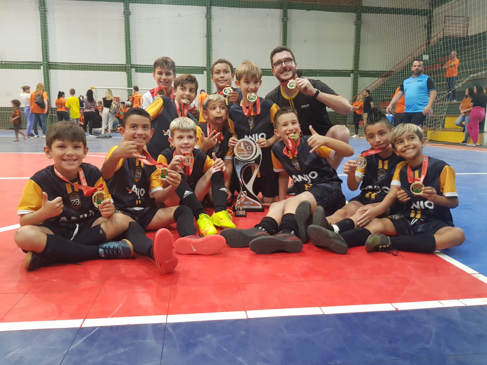 equipe sub 9 cocal do sulcoopercocalkiarrozanjo futsal e campea do campeonato regional da lac sub9 cocaldosul anjosdofutsal
