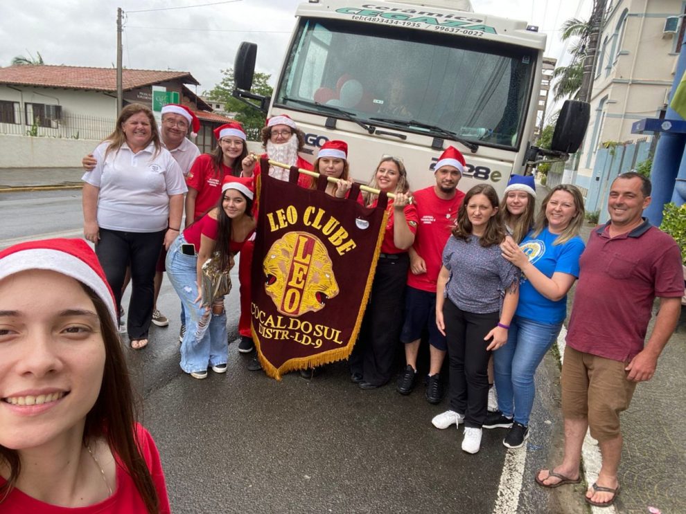 leo clube distribui presentes doces e alegria pelas ruas de cocal do sul natal soleodario divulgacao 4
