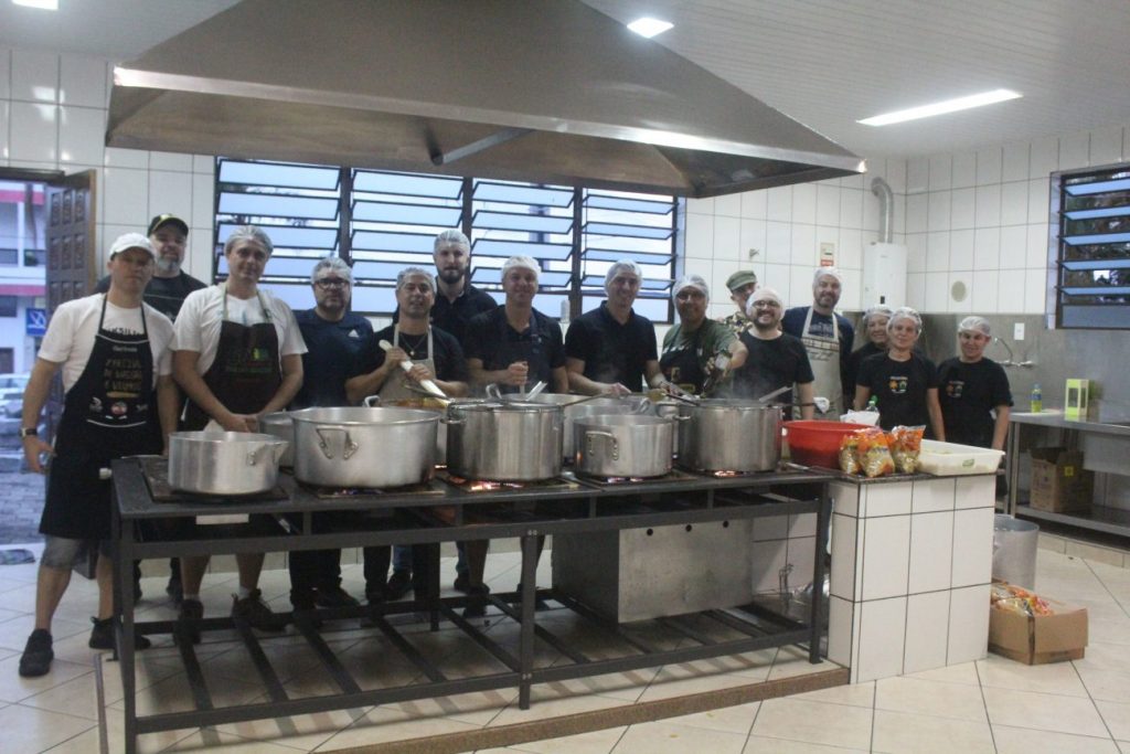 strongbrdiversao e uniao marcam festa de natal da apae cocal do sulnbspnbspstrong img 4052