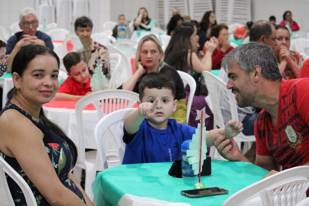 strongbrdiversao e uniao marcam festa de natal da apae cocal do sulnbspnbspstrong img 4104