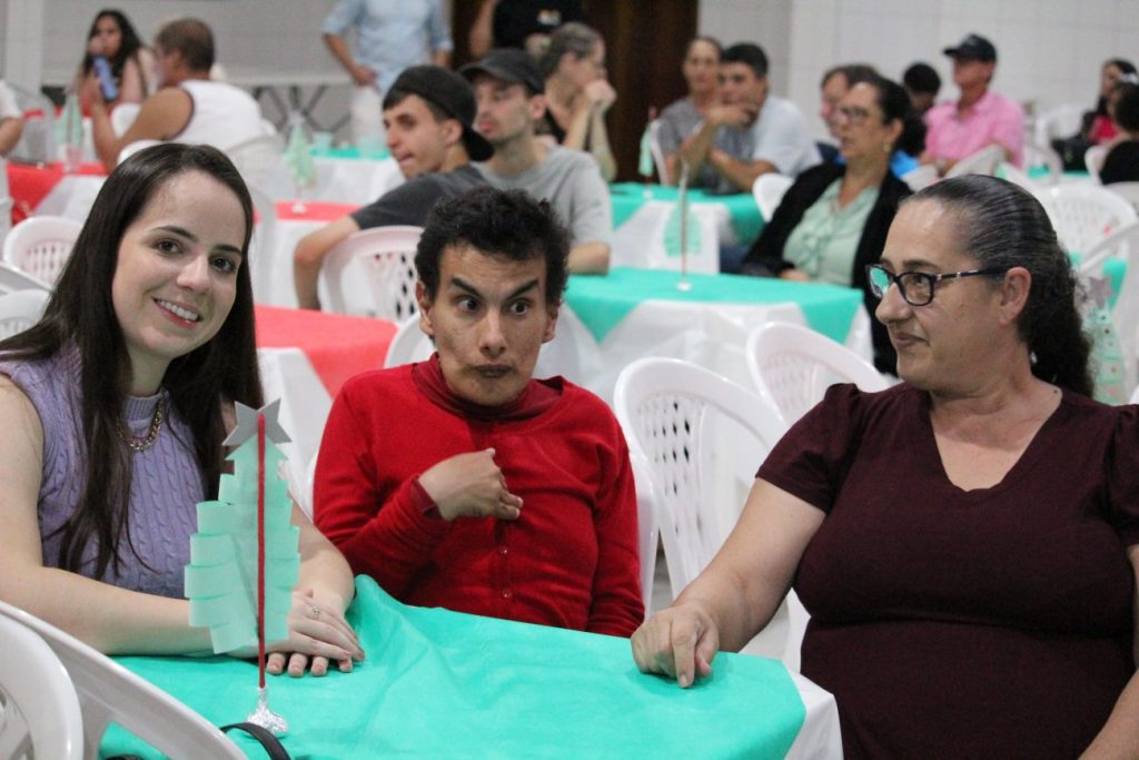 strongbrdiversao e uniao marcam festa de natal da apae cocal do sulnbspnbspstrong img 4111