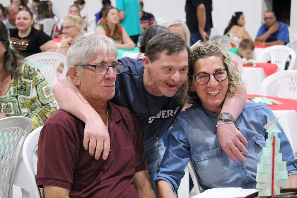 strongbrdiversao e uniao marcam festa de natal da apae cocal do sulnbspnbspstrong img 4176