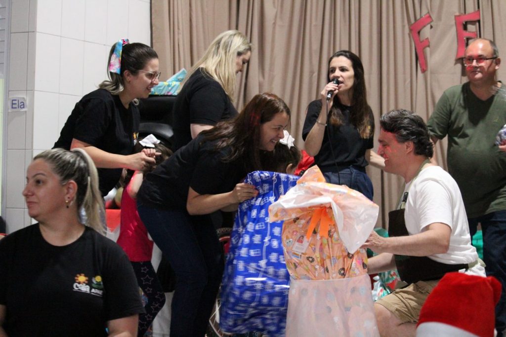 strongbrdiversao e uniao marcam festa de natal da apae cocal do sulnbspnbspstrong img 4406