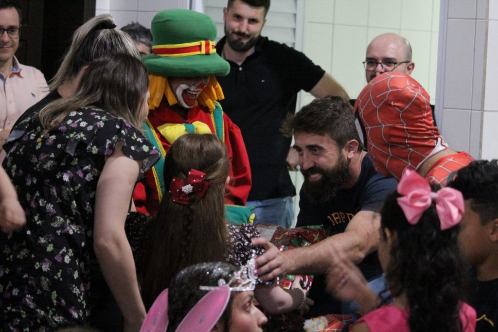 strongbrdiversao e uniao marcam festa de natal da apae cocal do sulnbspnbspstrong img 4423