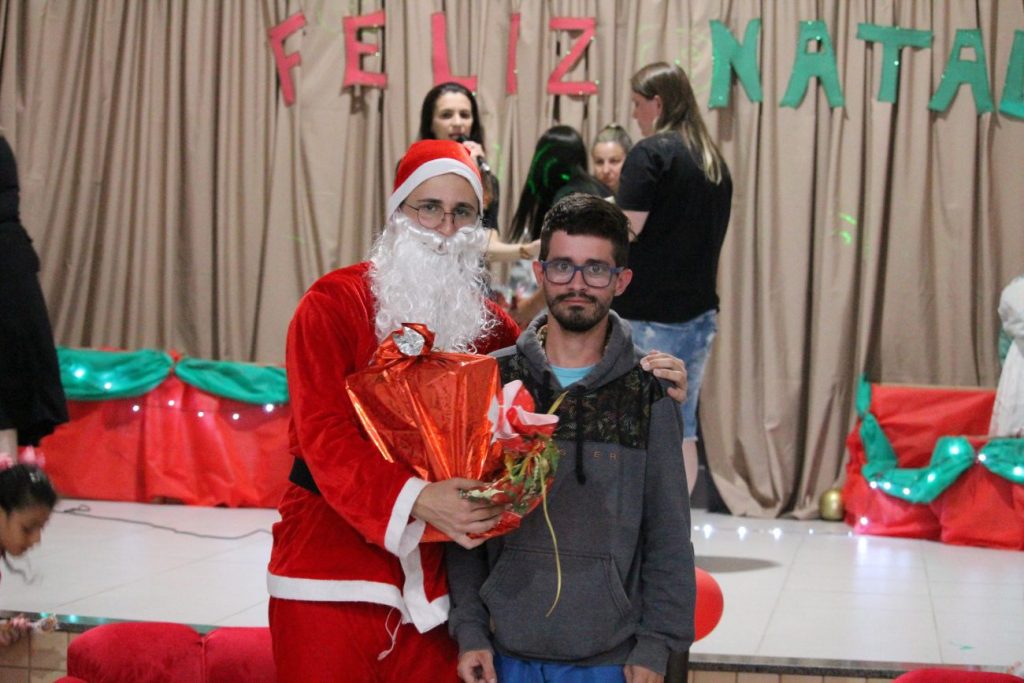 strongbrdiversao e uniao marcam festa de natal da apae cocal do sulnbspnbspstrong img 4448