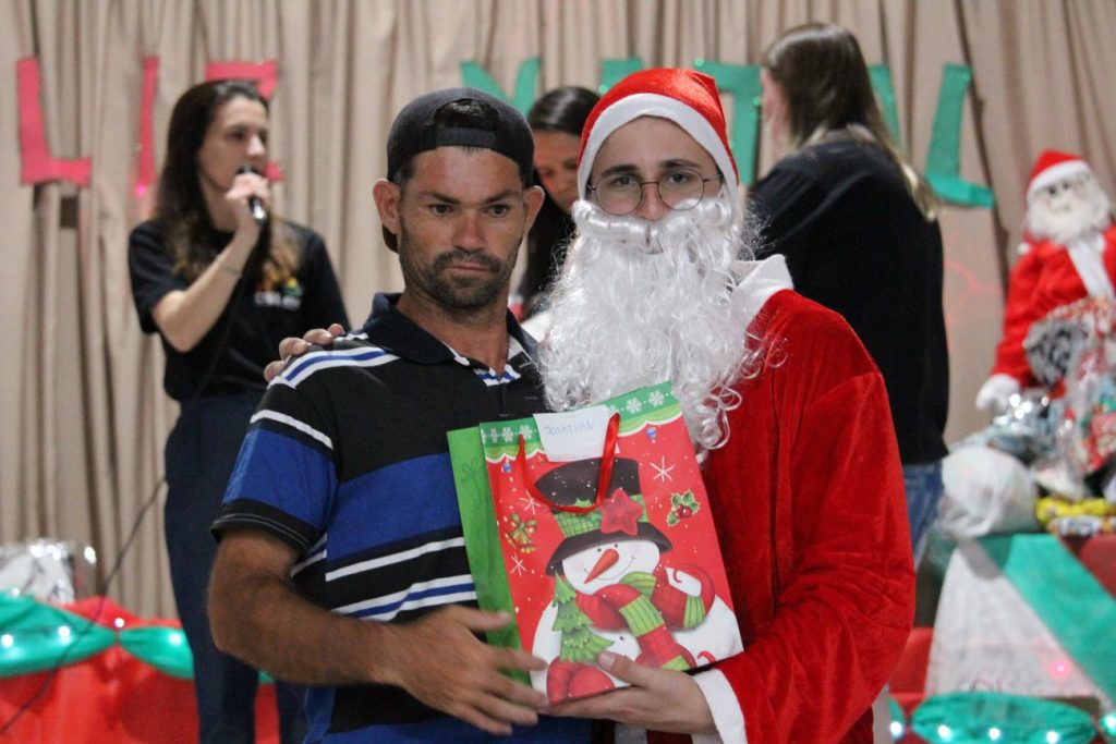 strongbrdiversao e uniao marcam festa de natal da apae cocal do sulnbspnbspstrong img 4468