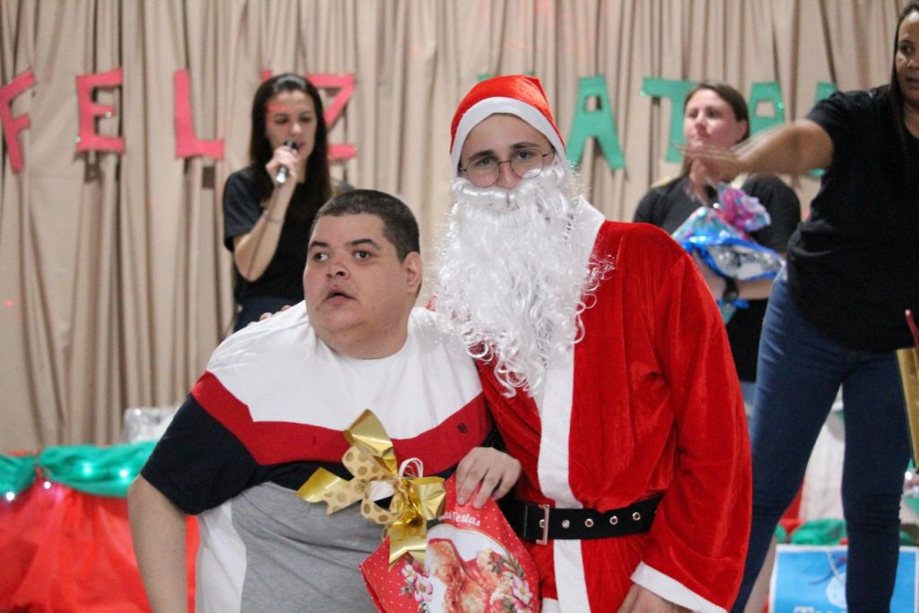 strongbrdiversao e uniao marcam festa de natal da apae cocal do sulnbspnbspstrong img 4489