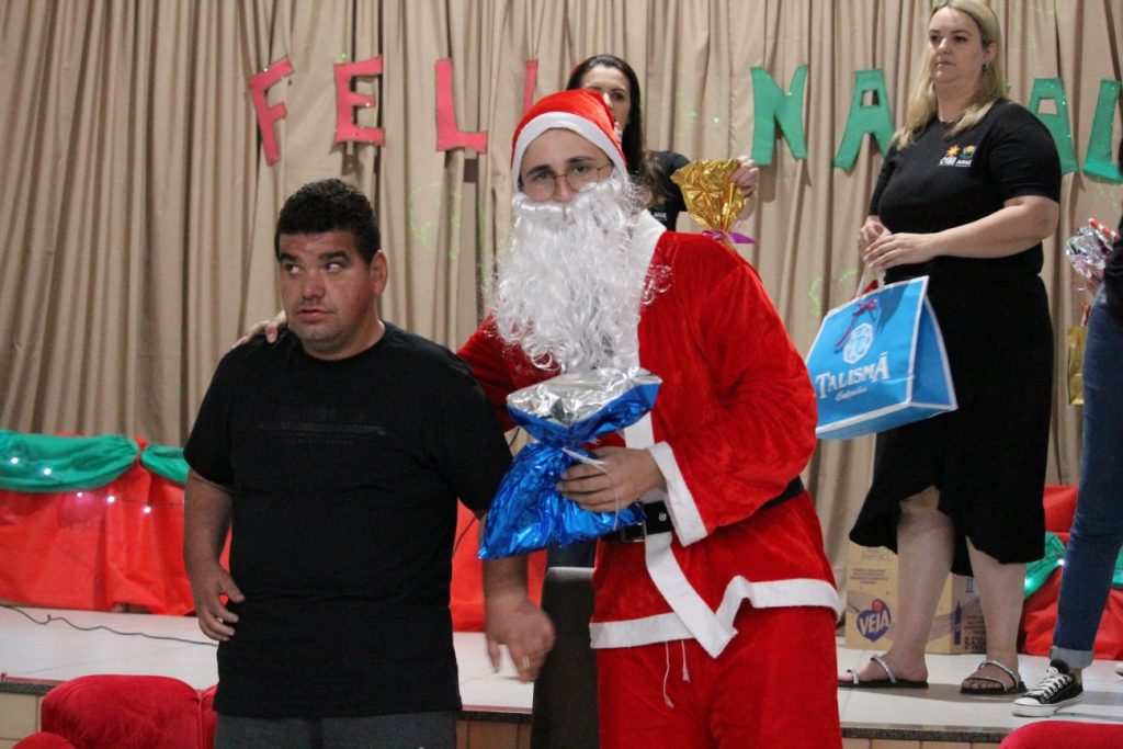 strongbrdiversao e uniao marcam festa de natal da apae cocal do sulnbspnbspstrong img 4495