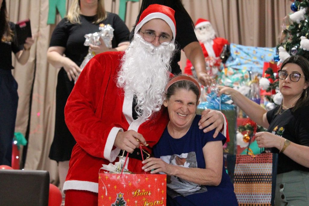 strongbrdiversao e uniao marcam festa de natal da apae cocal do sulnbspnbspstrong img 4536