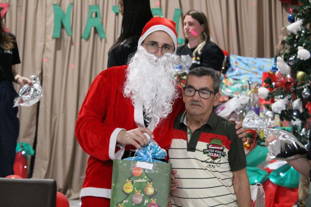 strongbrdiversao e uniao marcam festa de natal da apae cocal do sulnbspnbspstrong img 4541