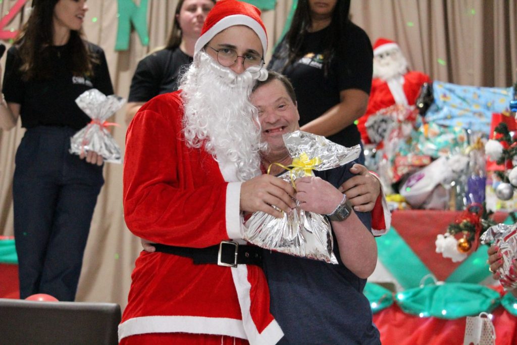strongbrdiversao e uniao marcam festa de natal da apae cocal do sulnbspnbspstrong img 4548