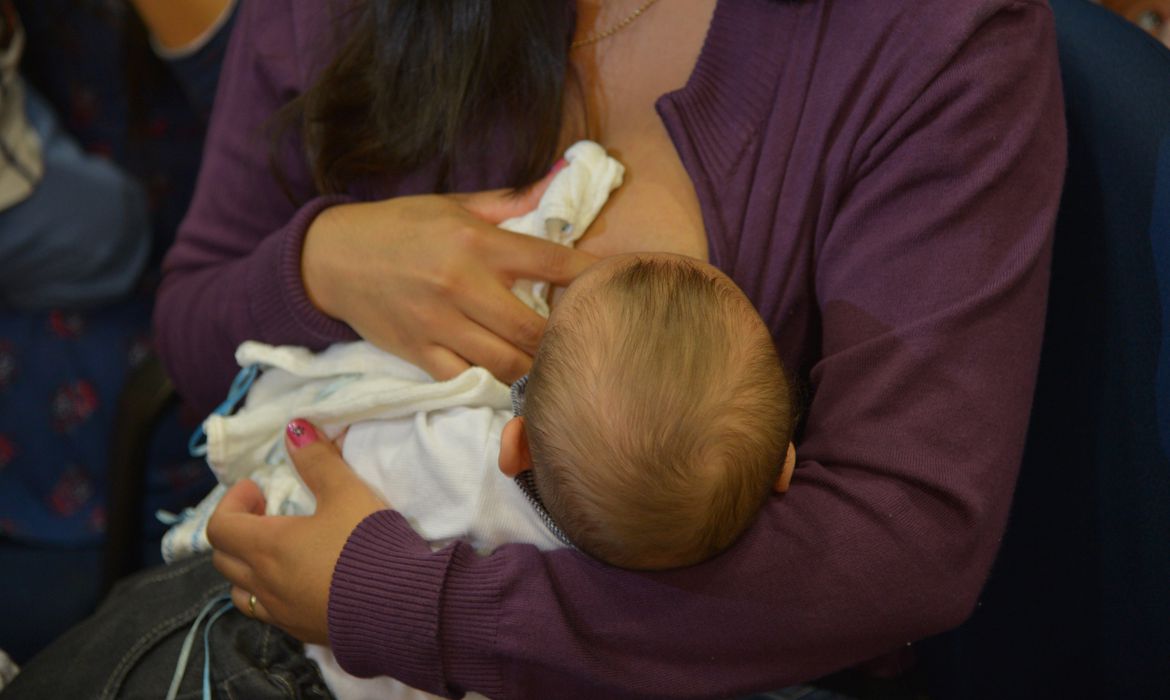 prolongar aleitamento materno depois dos 12 meses diminui consumo de acucar e chances de carie nas criancas de ate dois anos diz estudo amamentacao