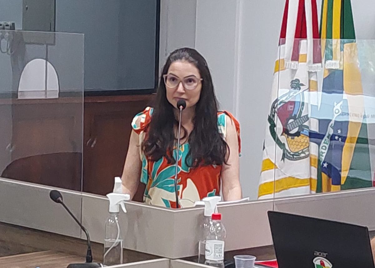 strongvereadora cobra pagamento de licenciamentos atrasados de carros oficiaisstrong maria luiza sessao tribuna 3 e1676556988750