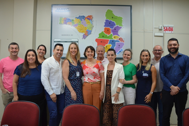 colegiado de educacao reelege rose reynaud como presidente colegiado de educacao