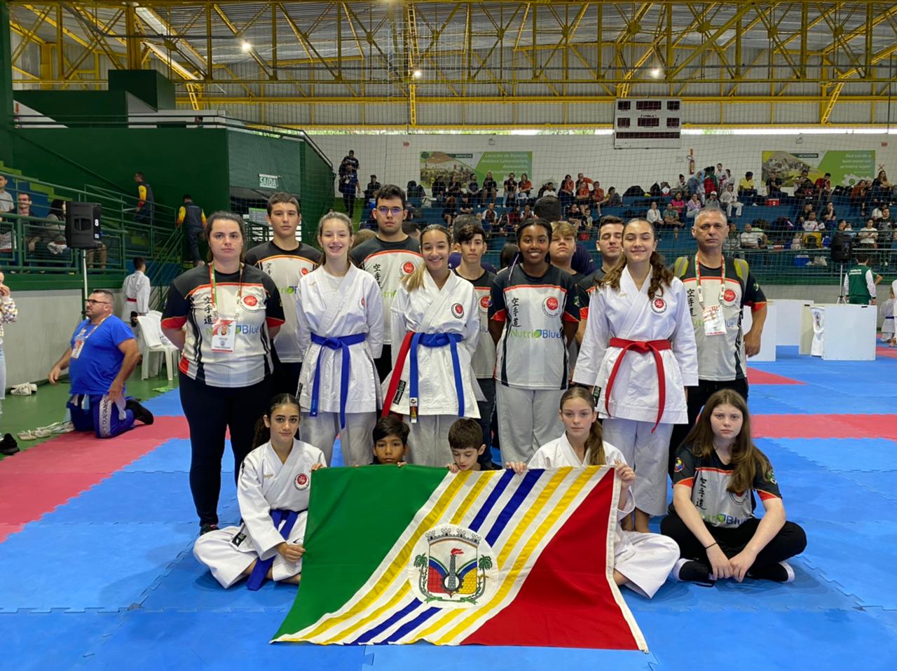 caratecas de cocal do sul conquistam 10 medalhas em joinville 13.17.50