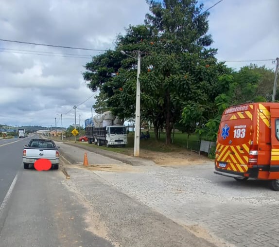 colisao entre moto e carro e registrada em cocal do sul img 20230418 wa0068