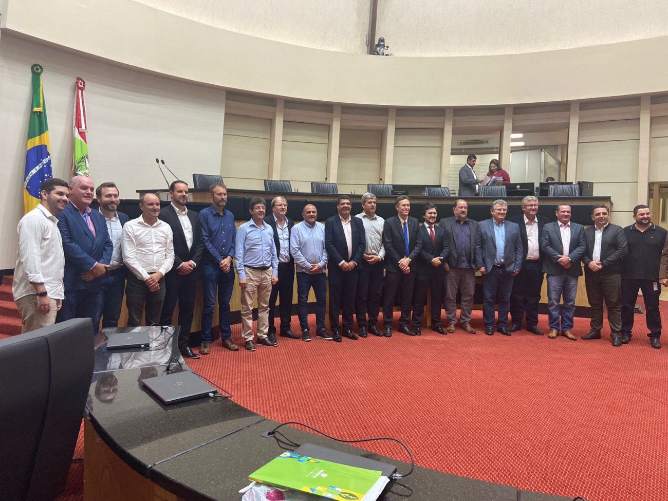 lancada frente parlamentar de apoio as cooperativas de energia eletrica de santa catarina 1 2