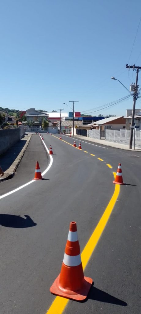 prefeitura de cocal do sul entrega duas obras de pavimentacao 16.27.28