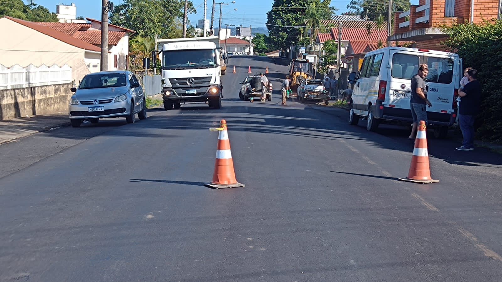 prefeitura de cocal do sul entrega duas obras de pavimentacao 16.27.29