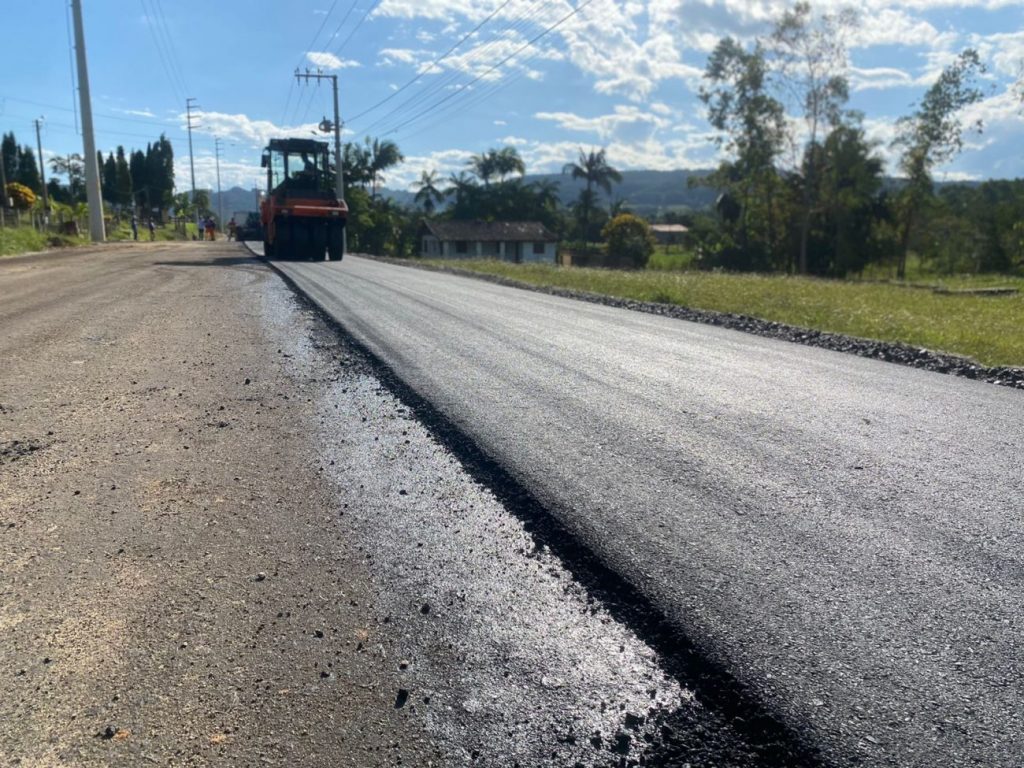 prefeitura inicia obras de pavimentacao na linha ferreira pontes img 20230413 wa0004