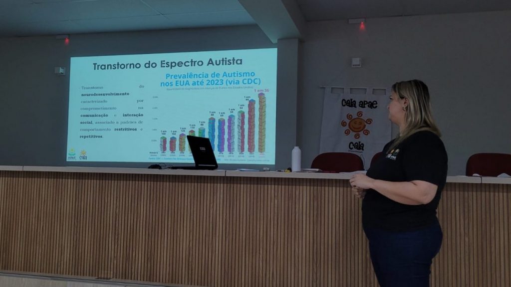 profissionais da saude de cocal do sul recebem palestra sobre atendimento a pessoa com deficiencia palestra saude cocal apae por ana paula nesi 4