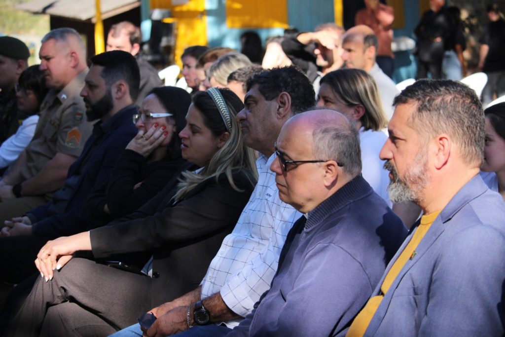 com a presenca da presidente da fcee apae cocal do sul inaugura projetos e benfeitorias inuaguracao apae fcee por ana paula nesi 16