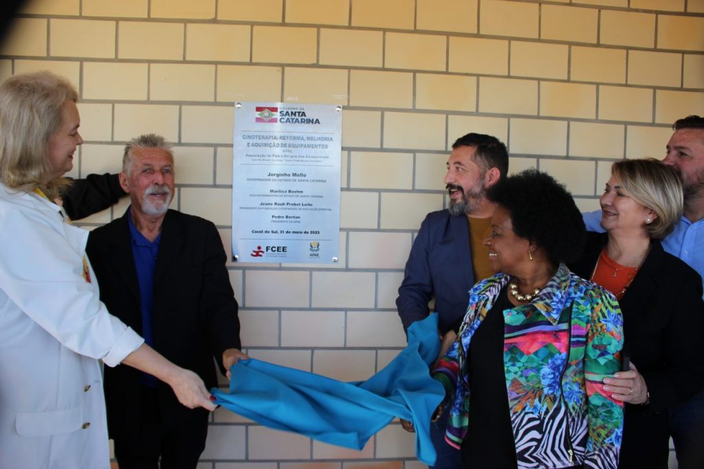 com a presenca da presidente da fcee apae cocal do sul inaugura projetos e benfeitorias inuaguracao apae fcee por ana paula nesi 57
