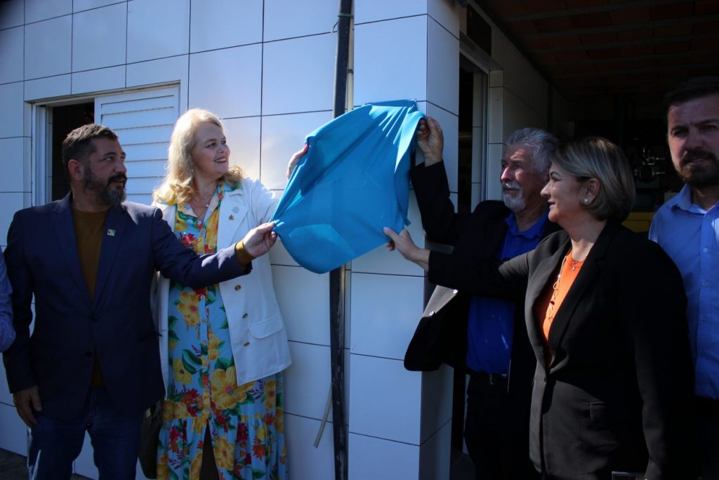 com a presenca da presidente da fcee apae cocal do sul inaugura projetos e benfeitorias inuaguracao apae fcee por ana paula nesi 65
