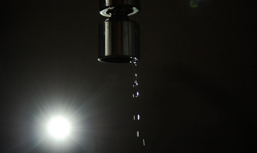 agua desperdicada no brasil daria para atender 67 milhoes de pessoas diz estudo agua torneira 4216