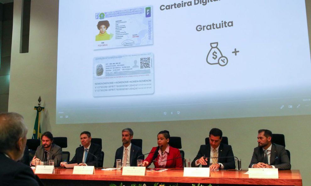 governo lanca carteira digital e plano voltados a migrantes 20062023 pzzb3890