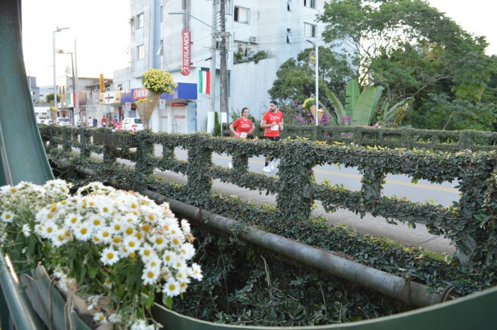 romantismo e competicao afloram na corrida la moda dos namorados em nova veneza 93421164910062023 whatsapp image 2023 06 10 at 21.05.03 3