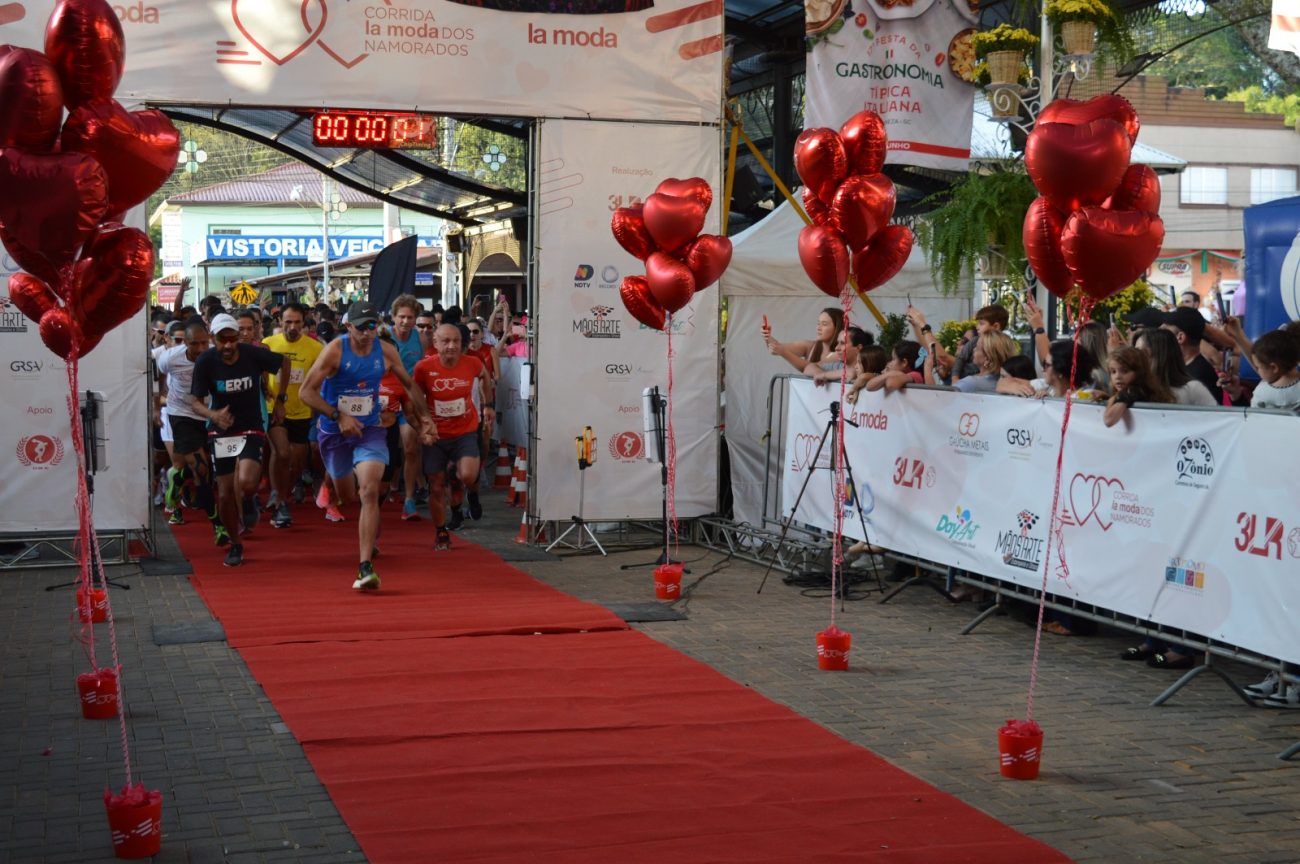 romantismo e competicao afloram na corrida la moda dos namorados em nova veneza 93421164910062023 whatsapp image 2023 06 10 at 21.13.36