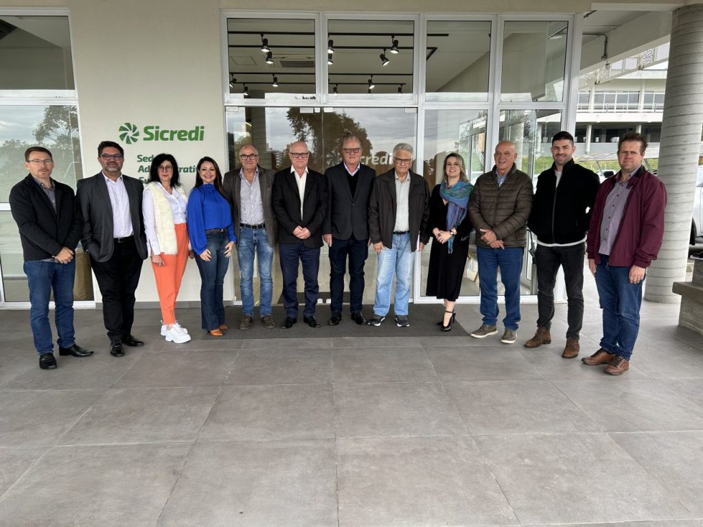 sicredi sul sc da posse ao novo conselho de administracao novos conselheiros e conselheiros que se despediram do cargo participaram do ato de posse nesta manha